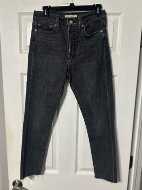 NWOT Levi's Women’s Wedgie Skinny Raw Hem Jeans